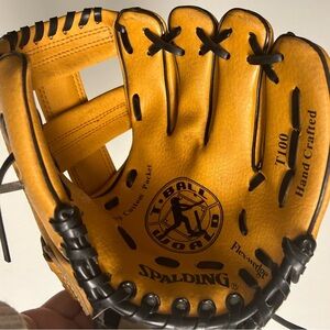 Spalding Youth left hand 9.5” T100 baseball glove